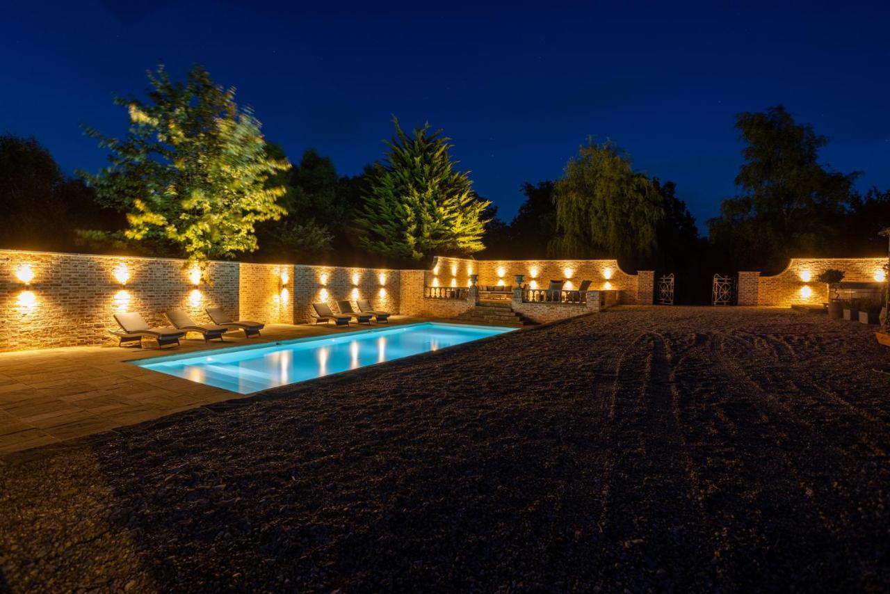 Eastwood Observatory: 12 Bedrooms, Swimming Pool And Tennis Court ヘイルシャム エクステリア 写真