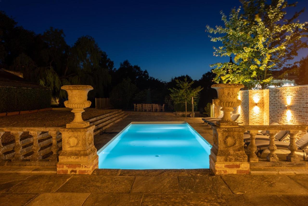 Eastwood Observatory: 12 Bedrooms, Swimming Pool And Tennis Court ヘイルシャム エクステリア 写真