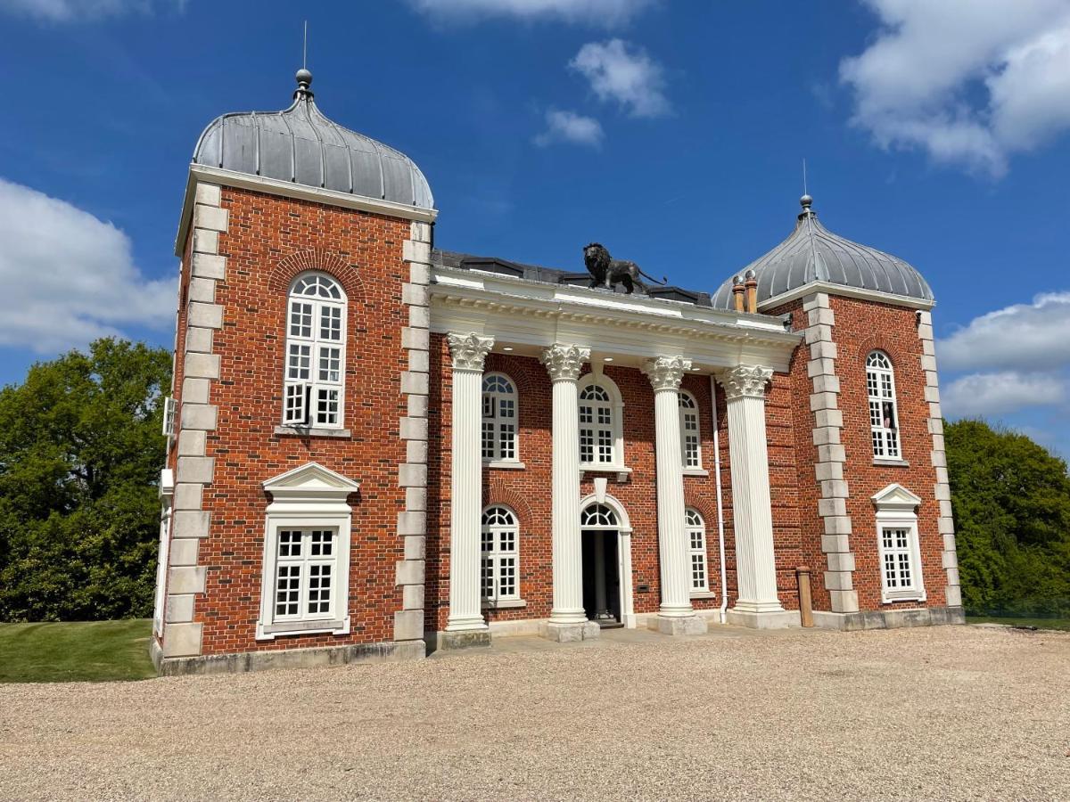 Eastwood Observatory: 12 Bedrooms, Swimming Pool And Tennis Court ヘイルシャム エクステリア 写真