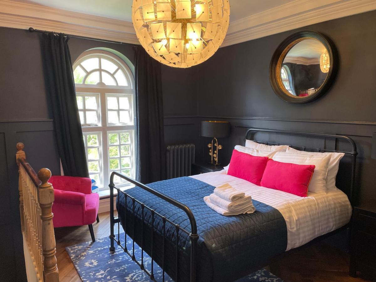 Eastwood Observatory: 12 Bedrooms, Swimming Pool And Tennis Court ヘイルシャム エクステリア 写真