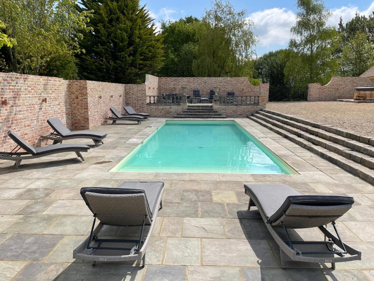 Eastwood Observatory: 12 Bedrooms, Swimming Pool And Tennis Court ヘイルシャム エクステリア 写真